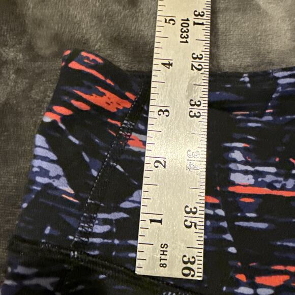 Old Navy Active Go Dry Abstract Print Compression Leggings (15% Spandex) LARGE - Picture 7 of 11